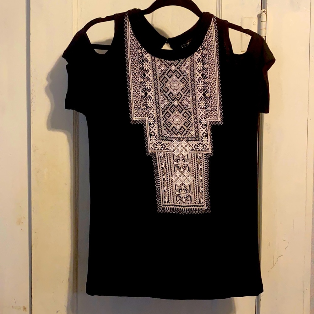 Like new shoulder-less Western Cowgirl summer top.